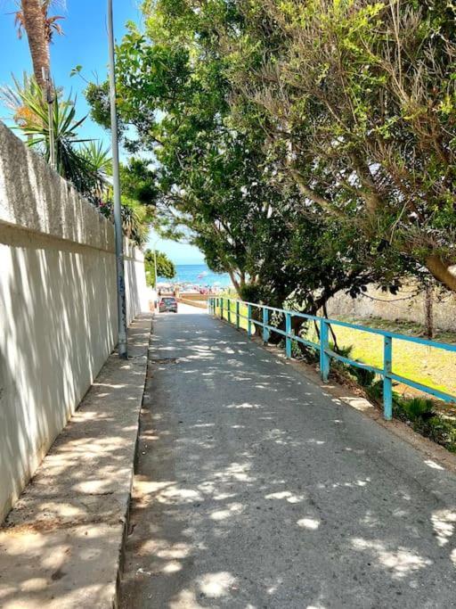 Apartamento Con Gran Terraza Junto A La Playa 토레몰리노스 외부 사진