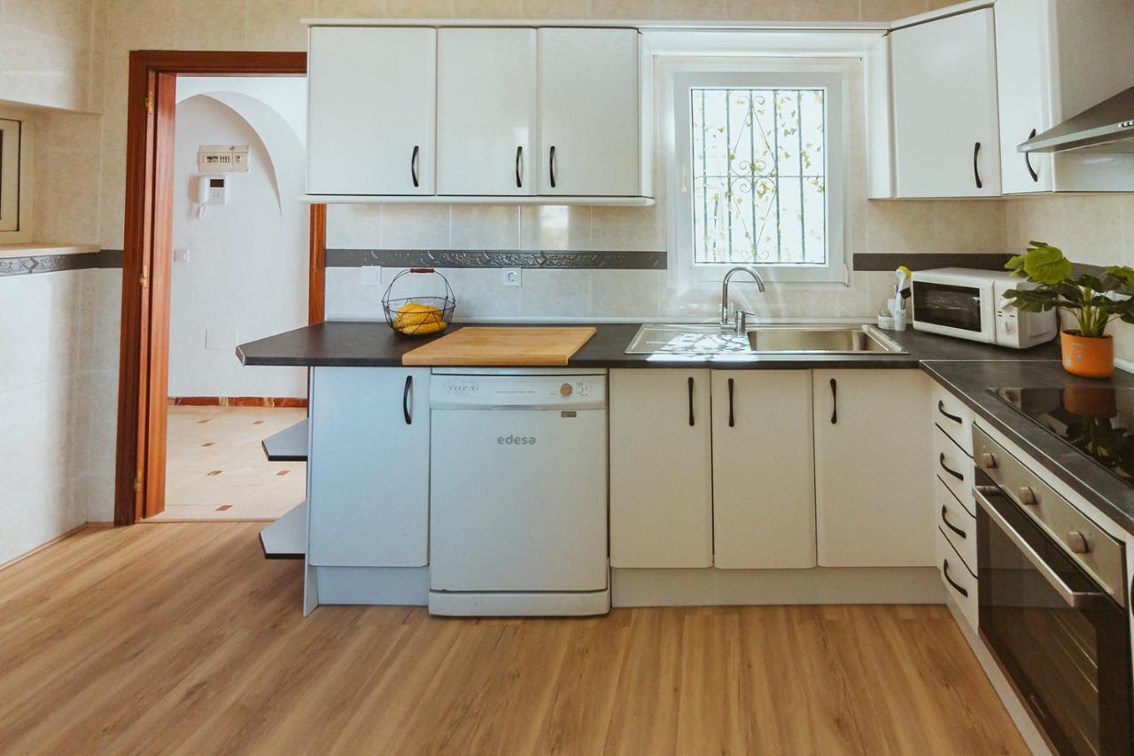 Apartamento Con Gran Terraza Junto A La Playa 토레몰리노스 외부 사진